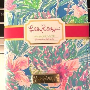 Lilly Pulitzer Passport holder/cover. NWT
